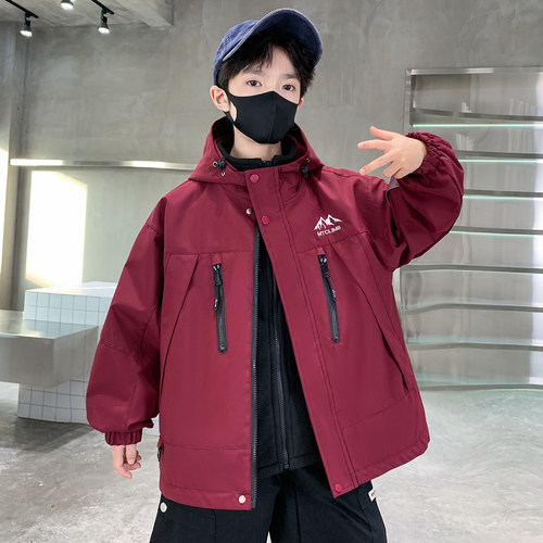 男童春秋防水户外冲锋衣外套新款