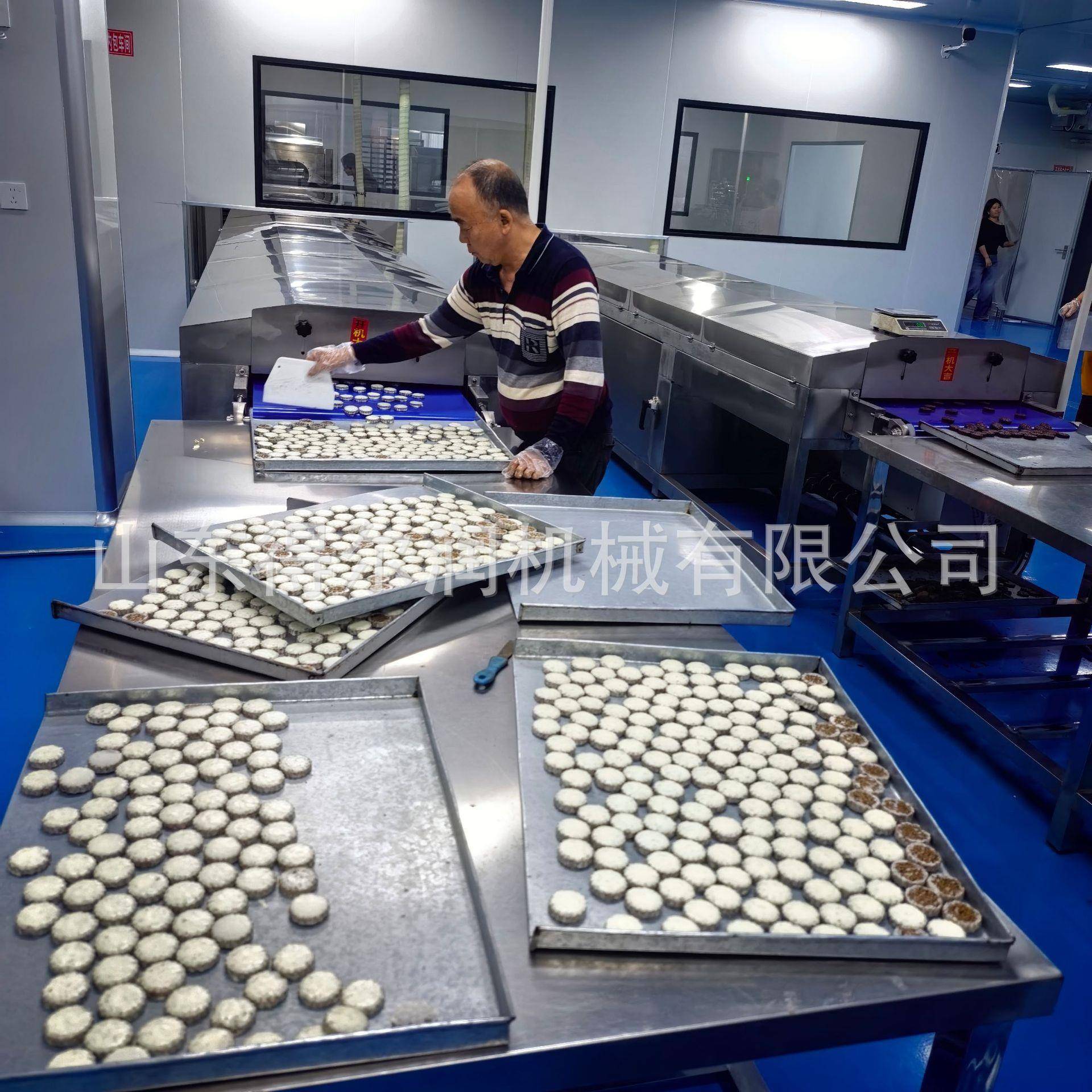 烘烤燕麦脆巧克力涂层机面裹涂300L巧克力保温缸清洗方便