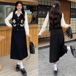 实拍大码女装2026春夏新款韩版减龄花朵刺绣假两件上衣半身裙套装