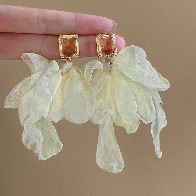 氛围感超仙米色雪纺耳夹耳洞高级感设计锆石夸张度假风气质耳饰,饰品/流行首饰/时尚饰品新,耳夹,淘宝优惠券,粉丝福利购,淘宝优惠卷