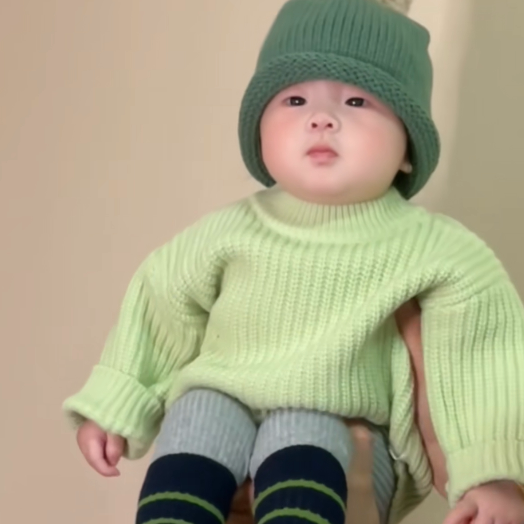 2026春装男女宝宝纯色圆领套头毛衣婴幼儿简约宽松针织上衣