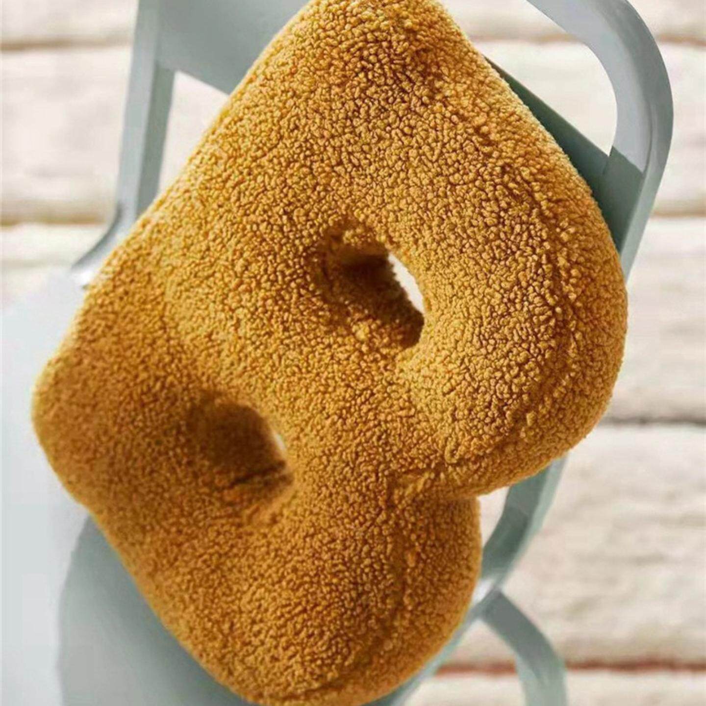 北欧26个英文字母抱枕儿童抱枕玩具沙发靠垫拍摄道具