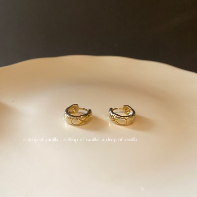 Vanilla金色小香菱格女耳扣百搭