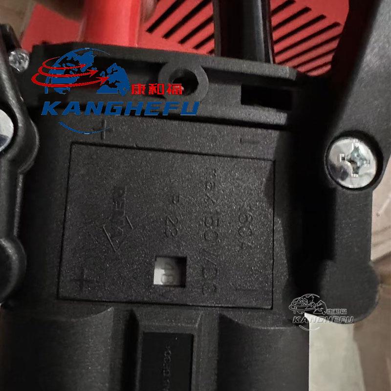 林德叉车配件48V100AP德龙充电机电瓶叉车充电器160A150V插头接头