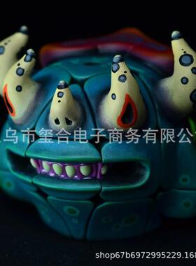 跨境新品'Gobio Mandarin' - Rubik's Cube魔方彩鲜艳的怪物雕塑