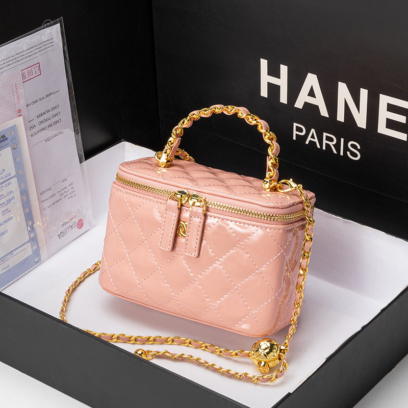 菱格链条包包女2025春季新款高级感时尚斜挎包亮面纯色手提盒子包