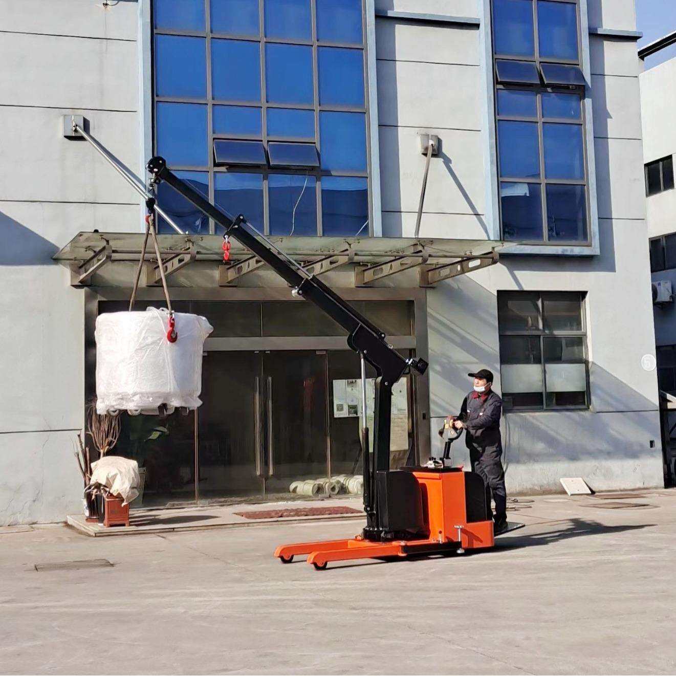 普尔夫1吨移动旋转吊机液压小吊车平衡重模具搬运车全电动单臂吊
