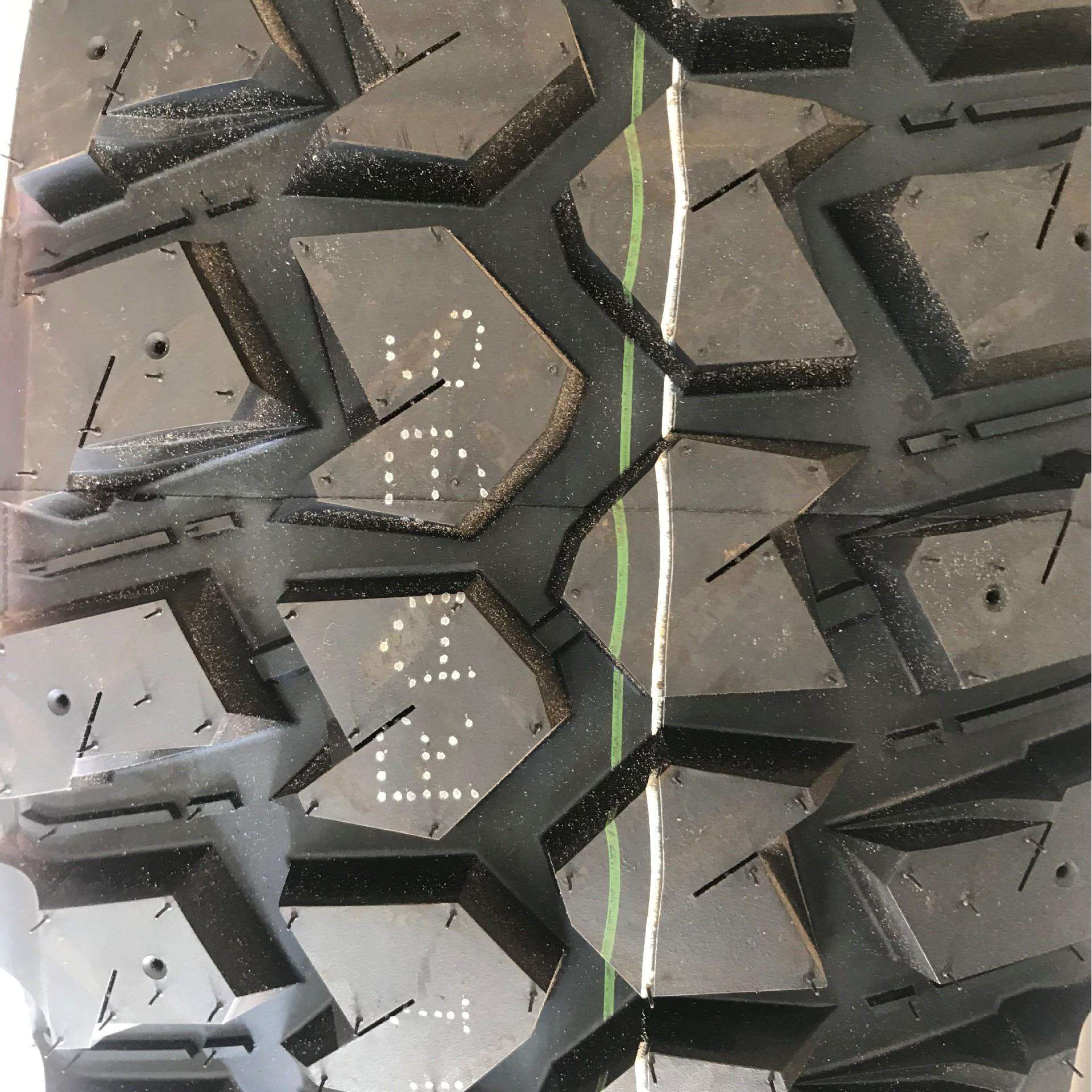 厂家供应31x10.5R15越野车轮胎钢丝改装胎R17真空汽车轮胎