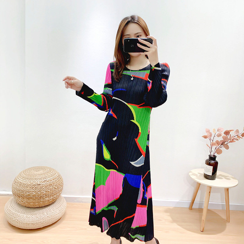 褶皱印花连衣裙2021早春新款长袖压褶洋装显瘦大码女装