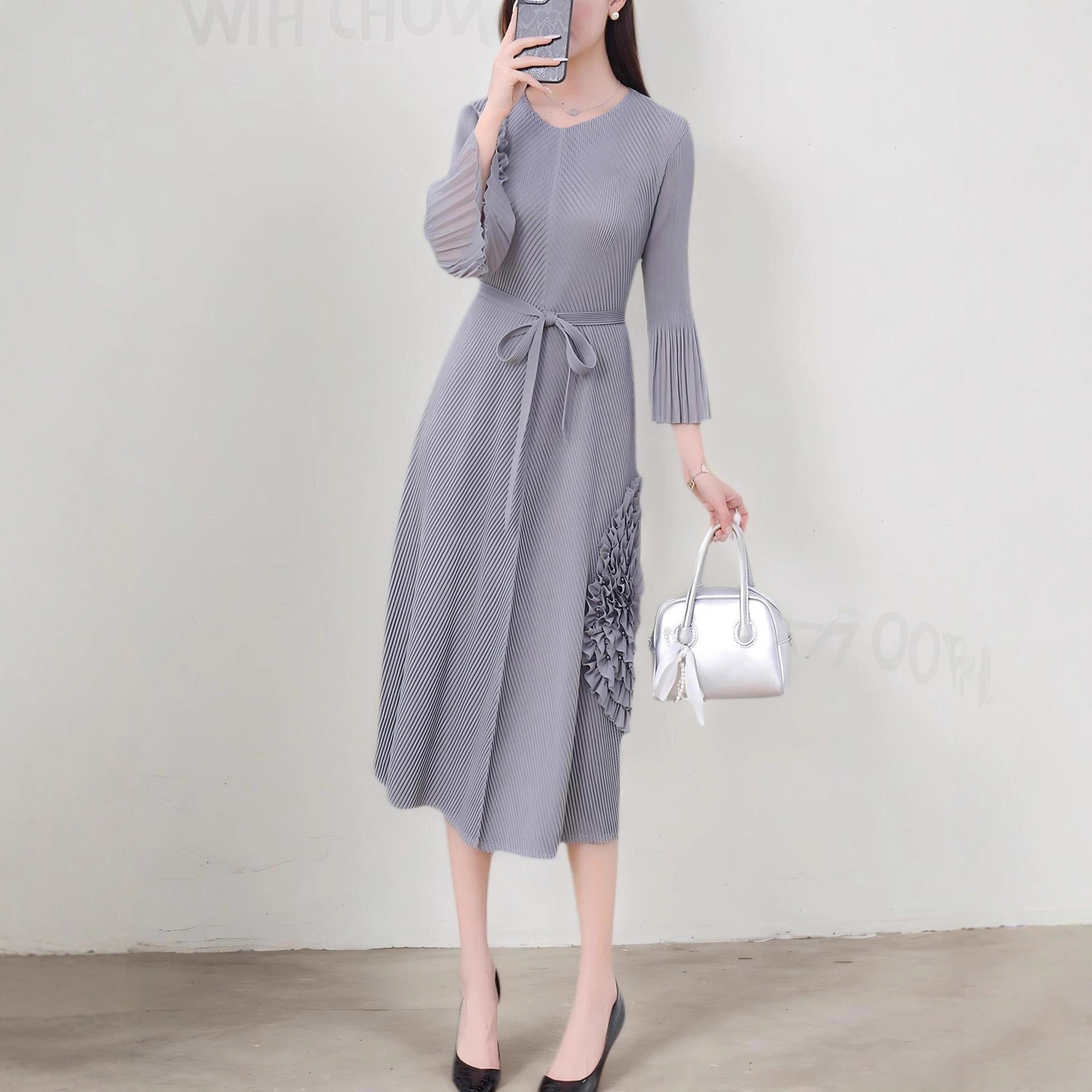欧美褶皱大码连衣裙2026时尚鱼鳞褶气质优雅纯色宽松女装长裙