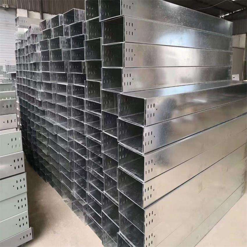 成都销售Q235B镀锌圆管 镀锌方管 规格齐全 送货到厂 量大优惠