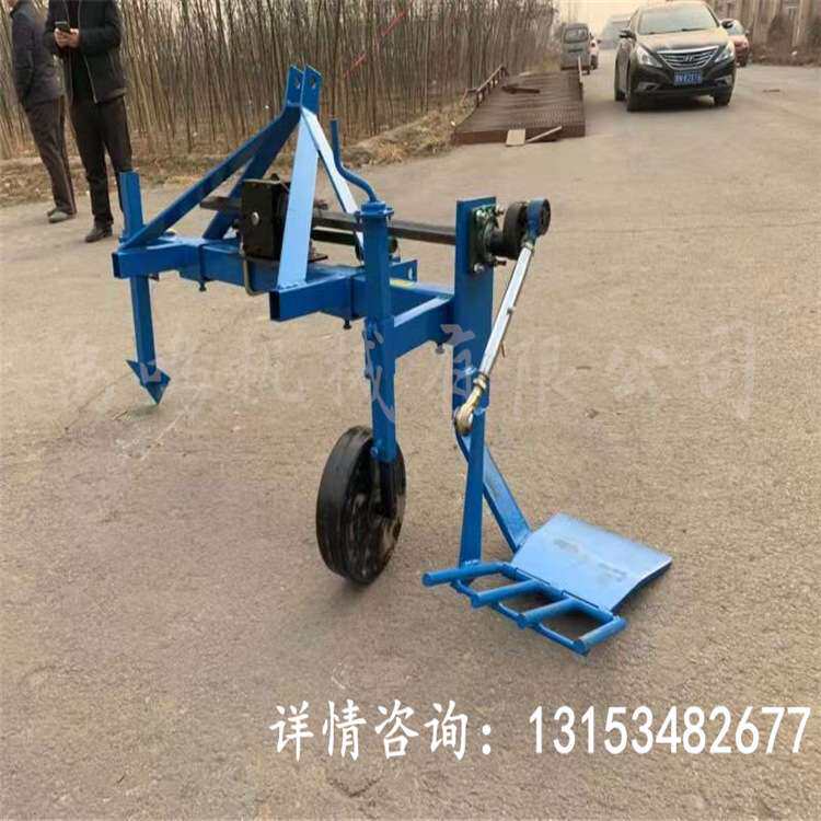 四轮拖拉机带的牵引式带抖土功能的大葱收获机 起苗机 挖葱机