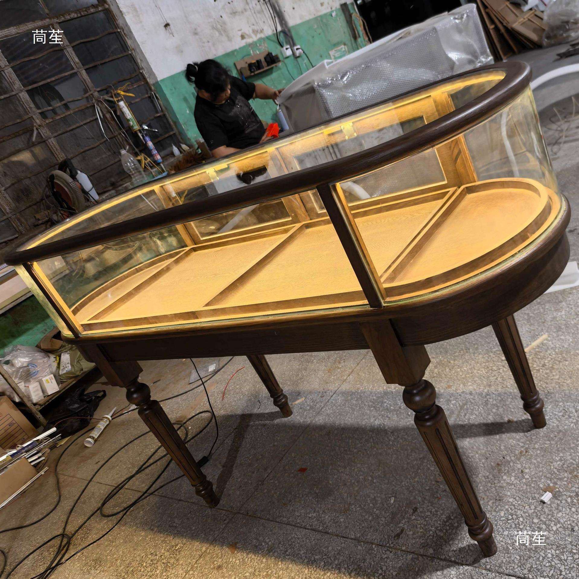 中古风弧形玻璃展示柜台珠宝首饰陈列柜玉器翡翠木质中岛柜子