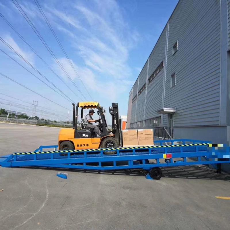 集装箱仓储登车桥装卸移动升降机叉车装卸神器10吨 移动登车桥