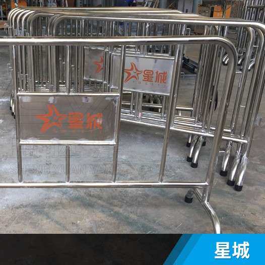 严选盛远洋 广告牌不锈钢铁马 深圳星城购物中心项目案例
