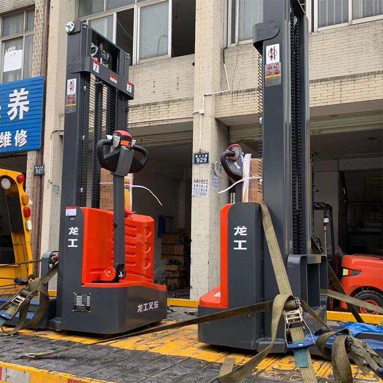 龙工电动1.5吨液压堆高车 锂电配置结构加强 食品仓储行业好伙伴