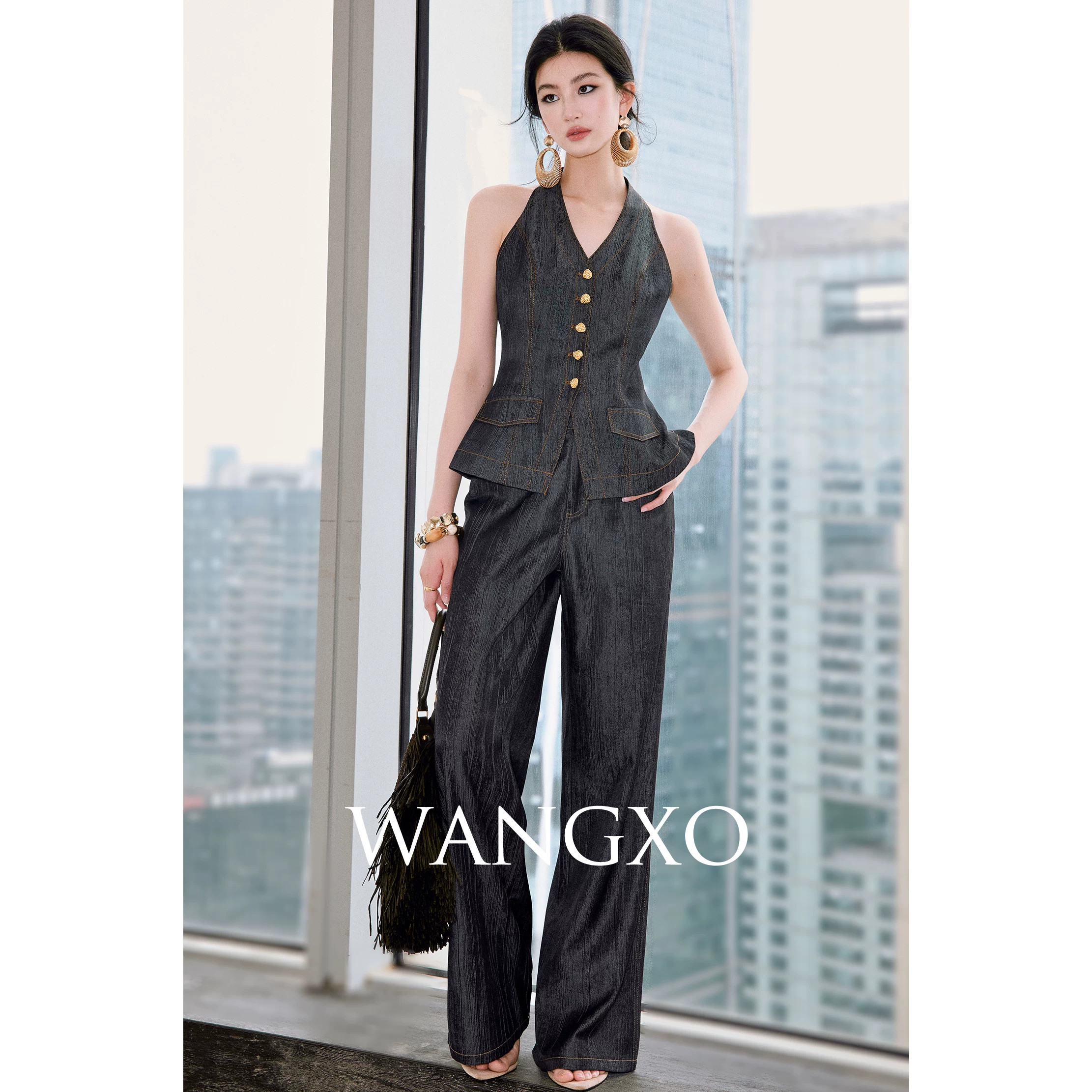 WANGXO|极简氛围穿搭|光泽感仿牛仔削肩挂脖V领收腰马甲裤子套装