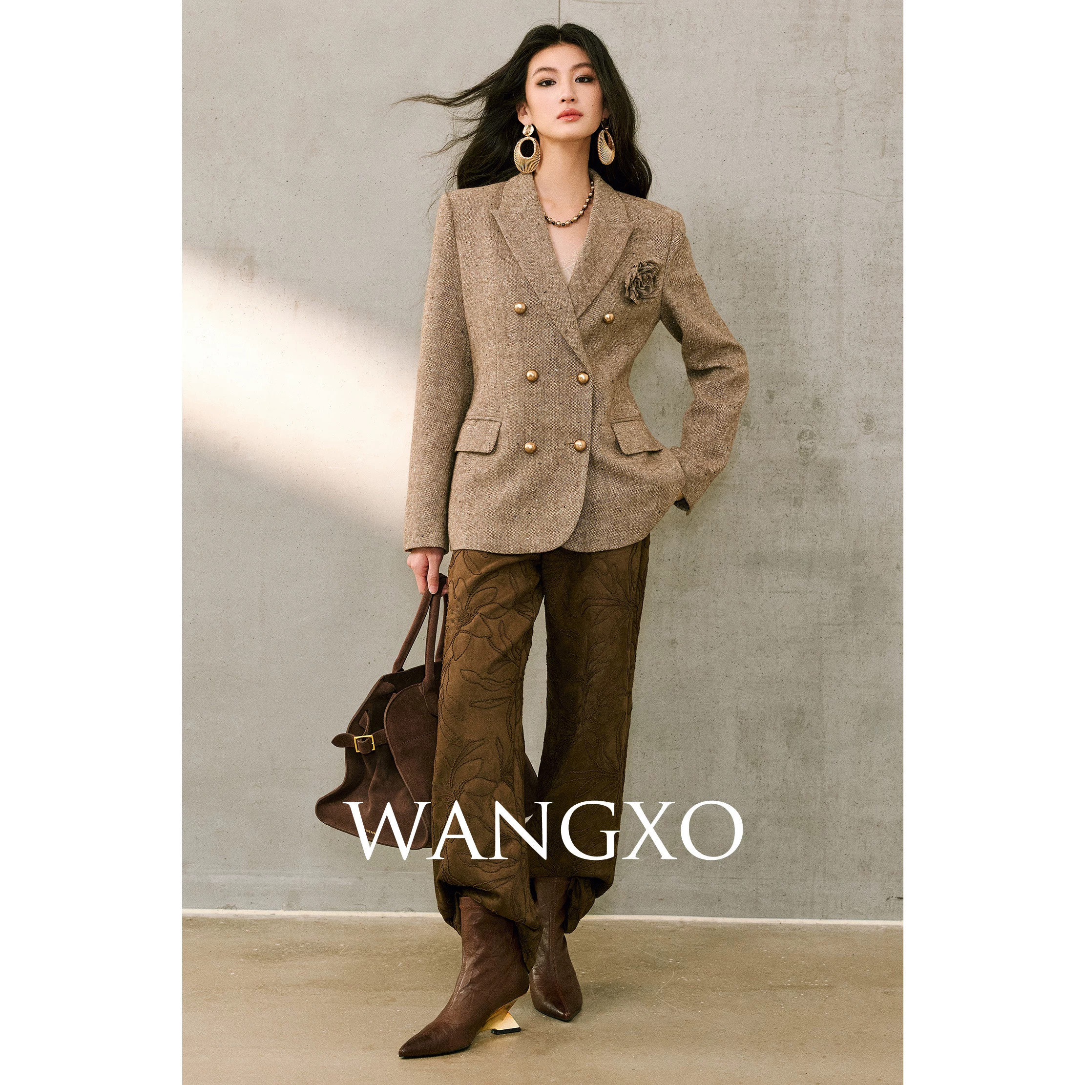 WANGXO｜华丽亮钻羊毛粗花呢｜手工立体花双排扣戗驳领西装外套