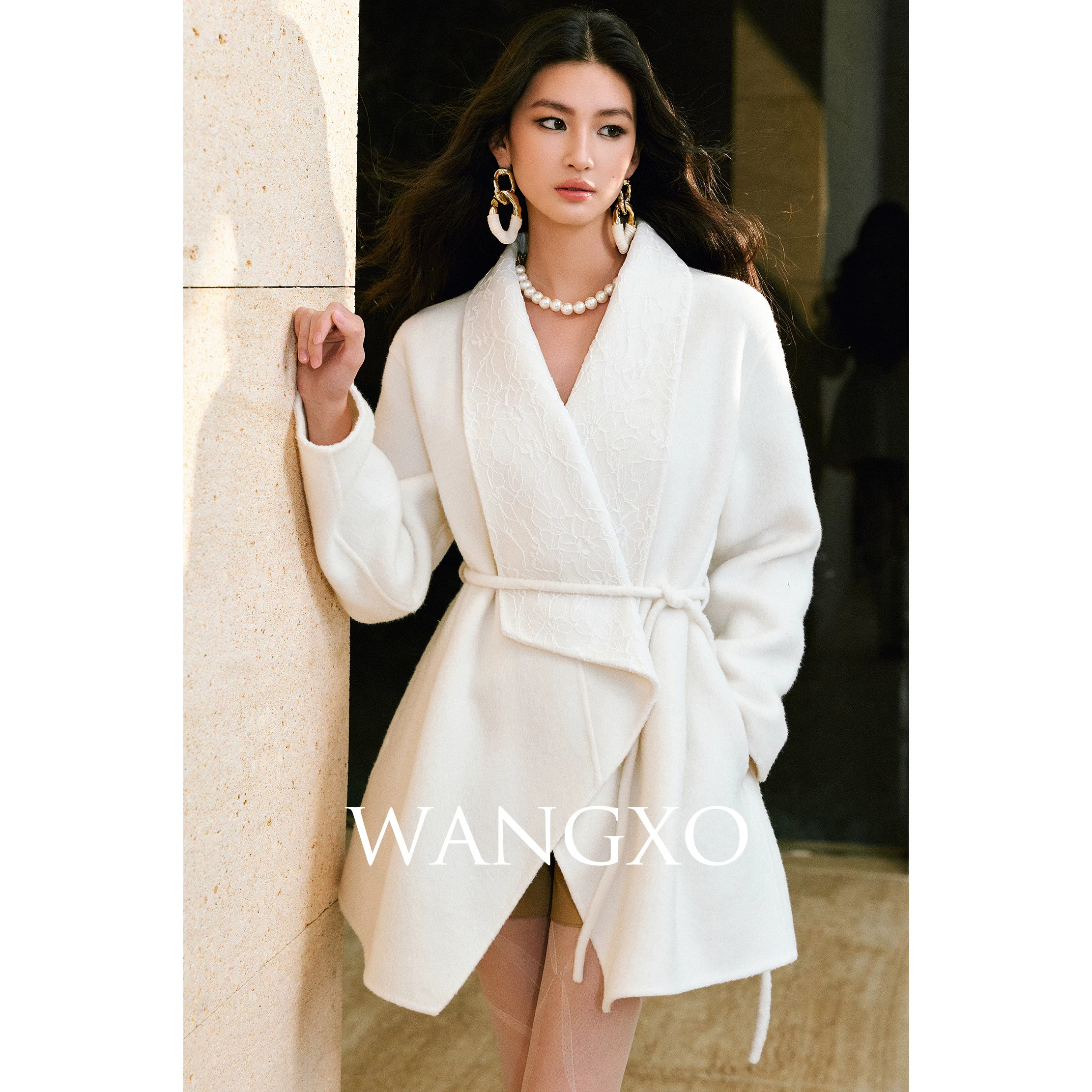 WANGXO|奢暖高比例羊毛|拼接蕾丝翻领系带中长浴袍式双面呢大衣