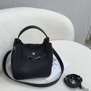 TANGFEEL头层牛皮真皮水桶包女2026新款百搭单肩斜挎手提包大容量