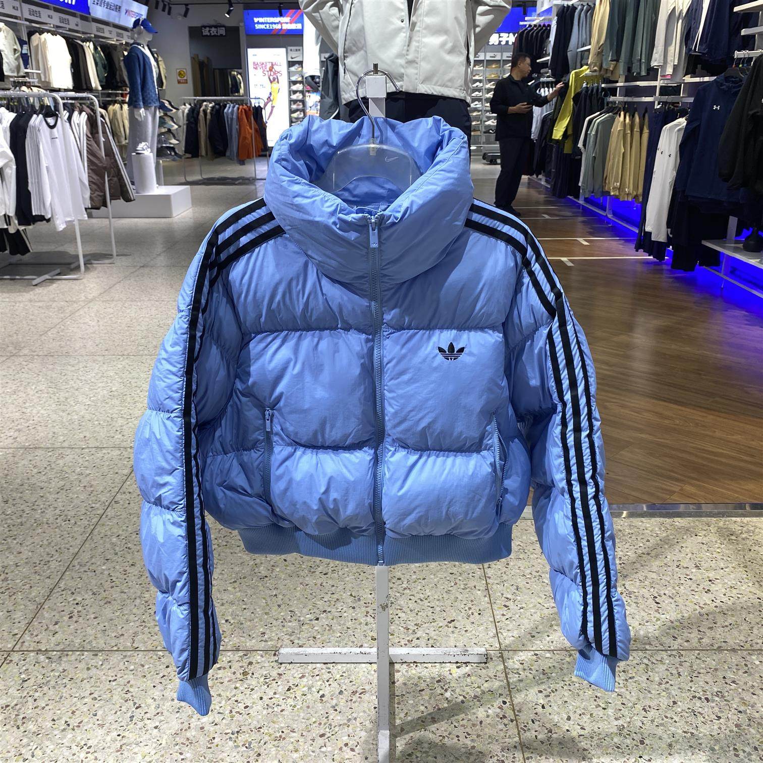 阿迪达斯三叶草女舒适修身2025新款轻薄短款保暖防风棉服  JX2969