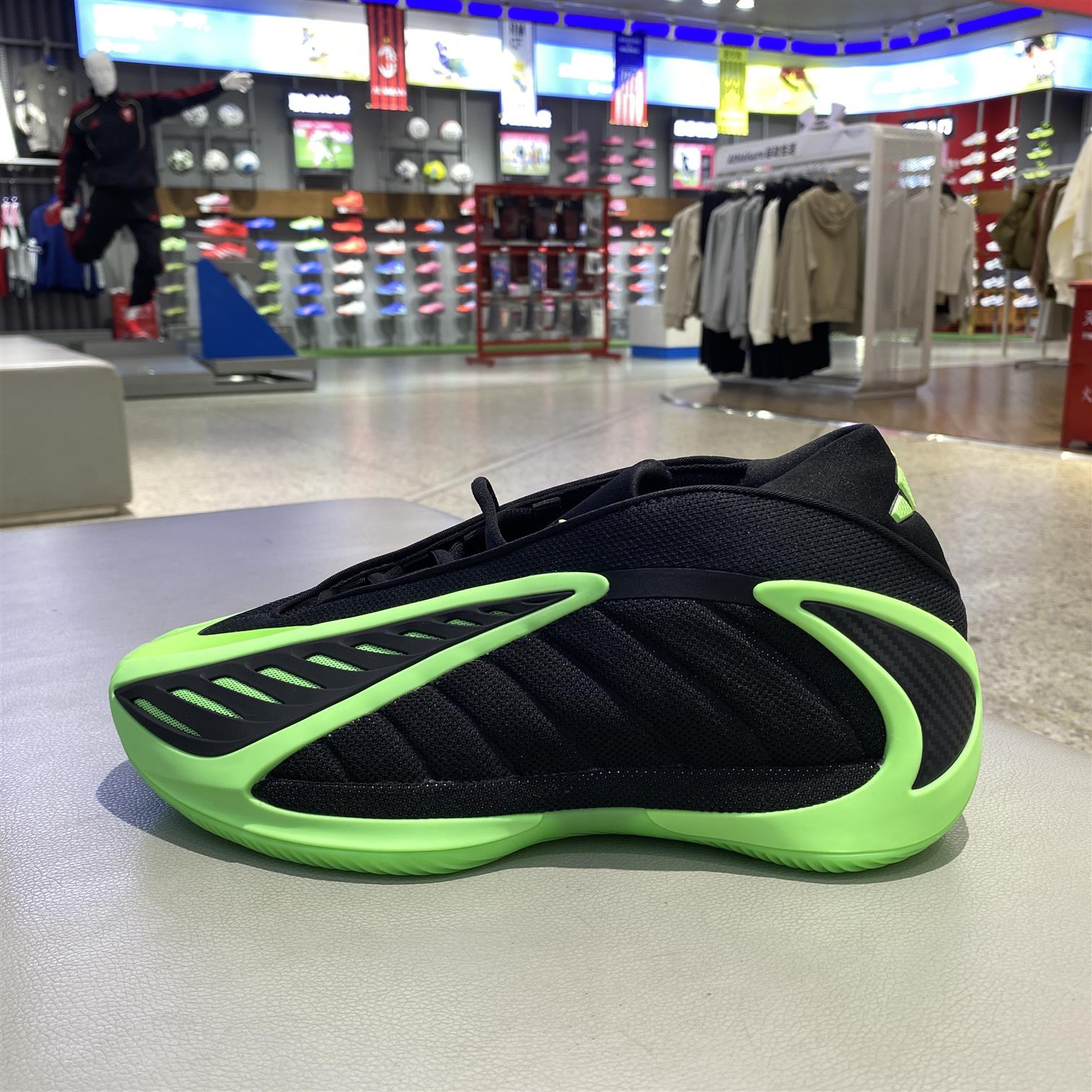 阿迪达斯男款2025新款爱德华兹2代防滑耐磨轻便透气篮球鞋 JR1572