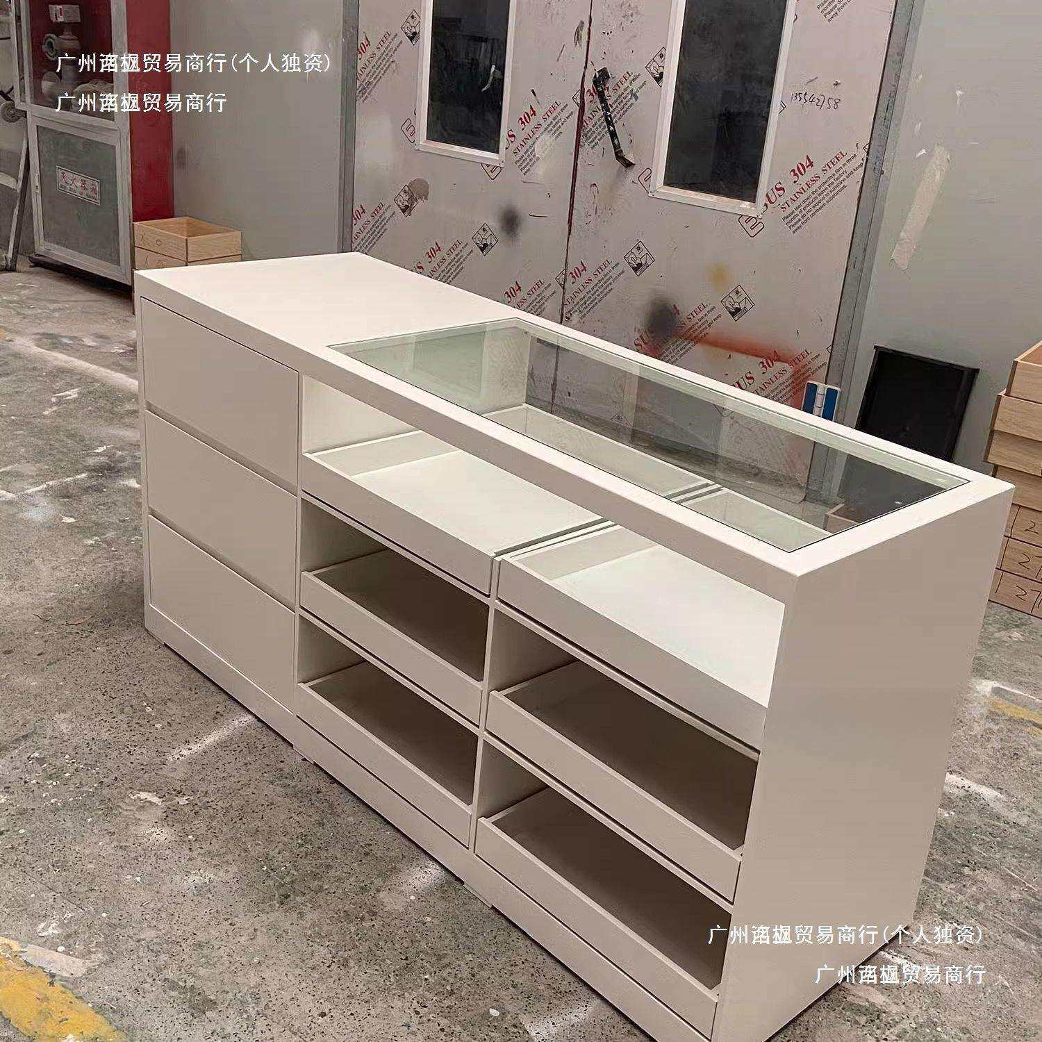 服装店中岛展示台玻璃流水储物柜收银台柜台女装摆件陈列中岛吧台