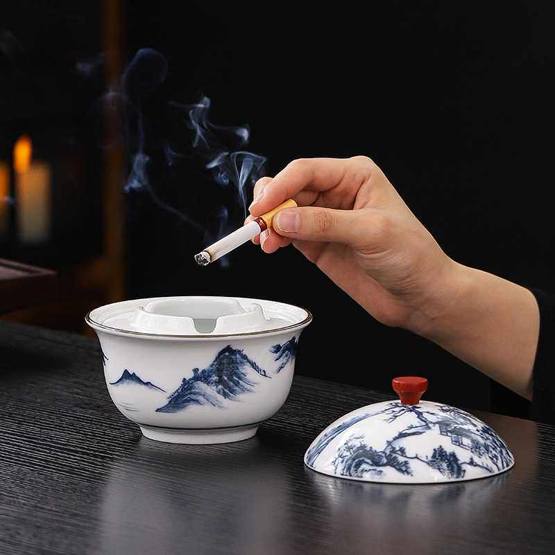 青花复古陶瓷烟灰缸带盖子办公室防飞灰防自燃烟灰桶防风雪茄烟缸