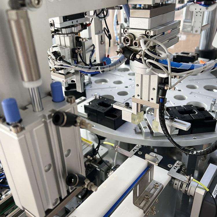 充电器组装机厂家 充电器主体pcb电路板盖板 全自动组装效率高