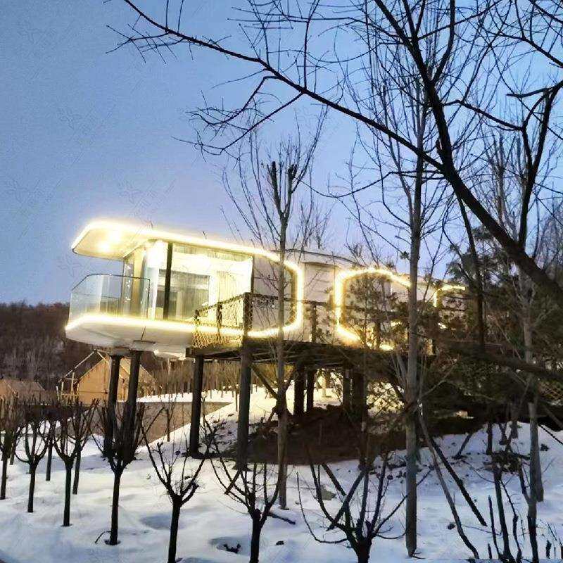 户外大型网红打卡民宿 景点创意观景酒店 小众旅行地金属未来舱