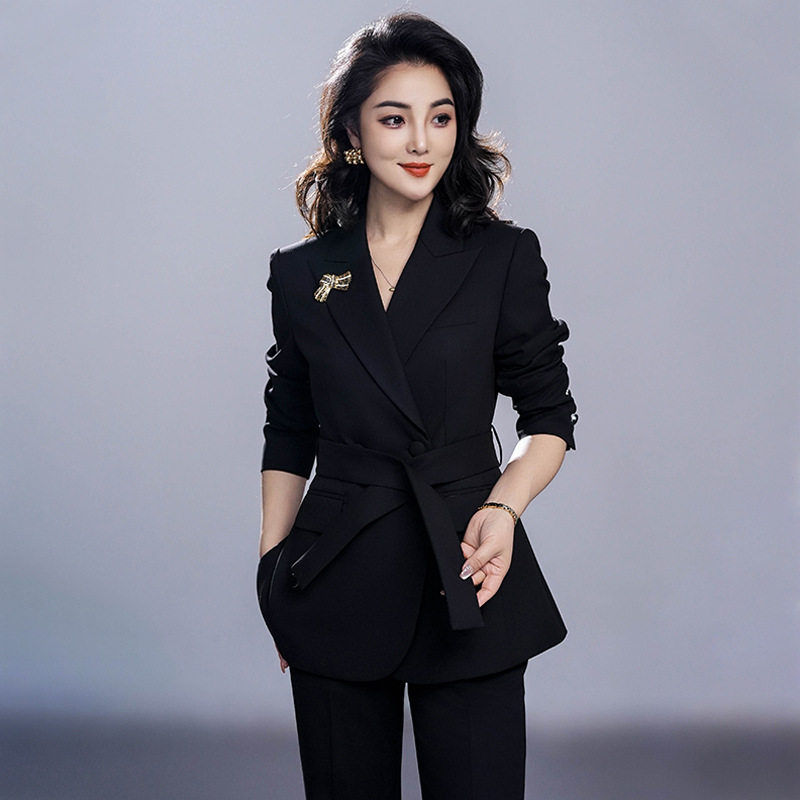 职业高级感轻熟风黑色西装套装2026新款女装设计感显瘦正装两件套