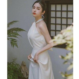 2026新款轻婚纱挂脖简约旅拍性感露背超仙白色显瘦鱼尾拖尾韩式迎