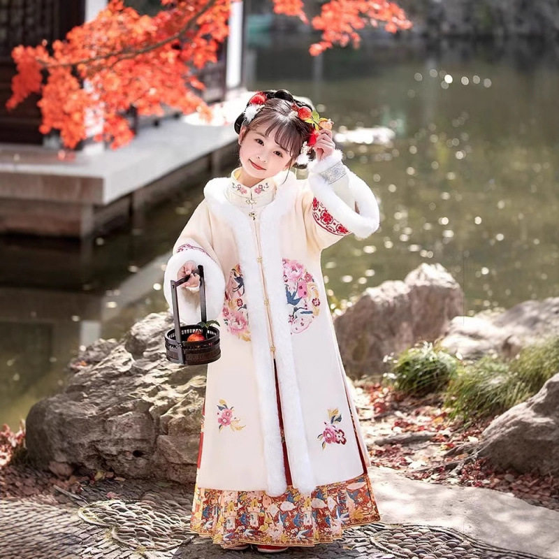 2026新款汉服女童冬季唐装秋冬装古装国风马面裙过新年拜年服高品