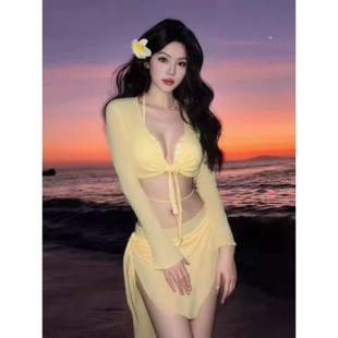 2026新款泳衣女爆款四件套分体长袖防晒渡假海边黄色纯欲风比基尼