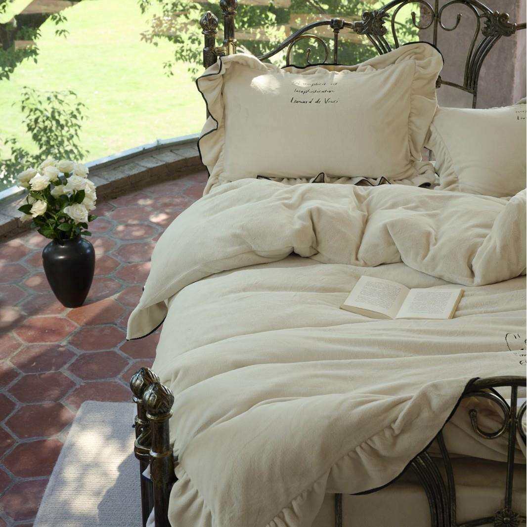 绒牛奶棉绒四件套刺绣超细旦纤维公主风花边被套床单冬季保暖被套