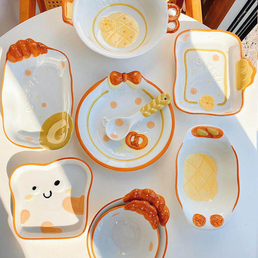 可爱面包陶瓷餐具家用碗甜品曲奇饼干面包高颜值圆盘米饭碗勺盘子