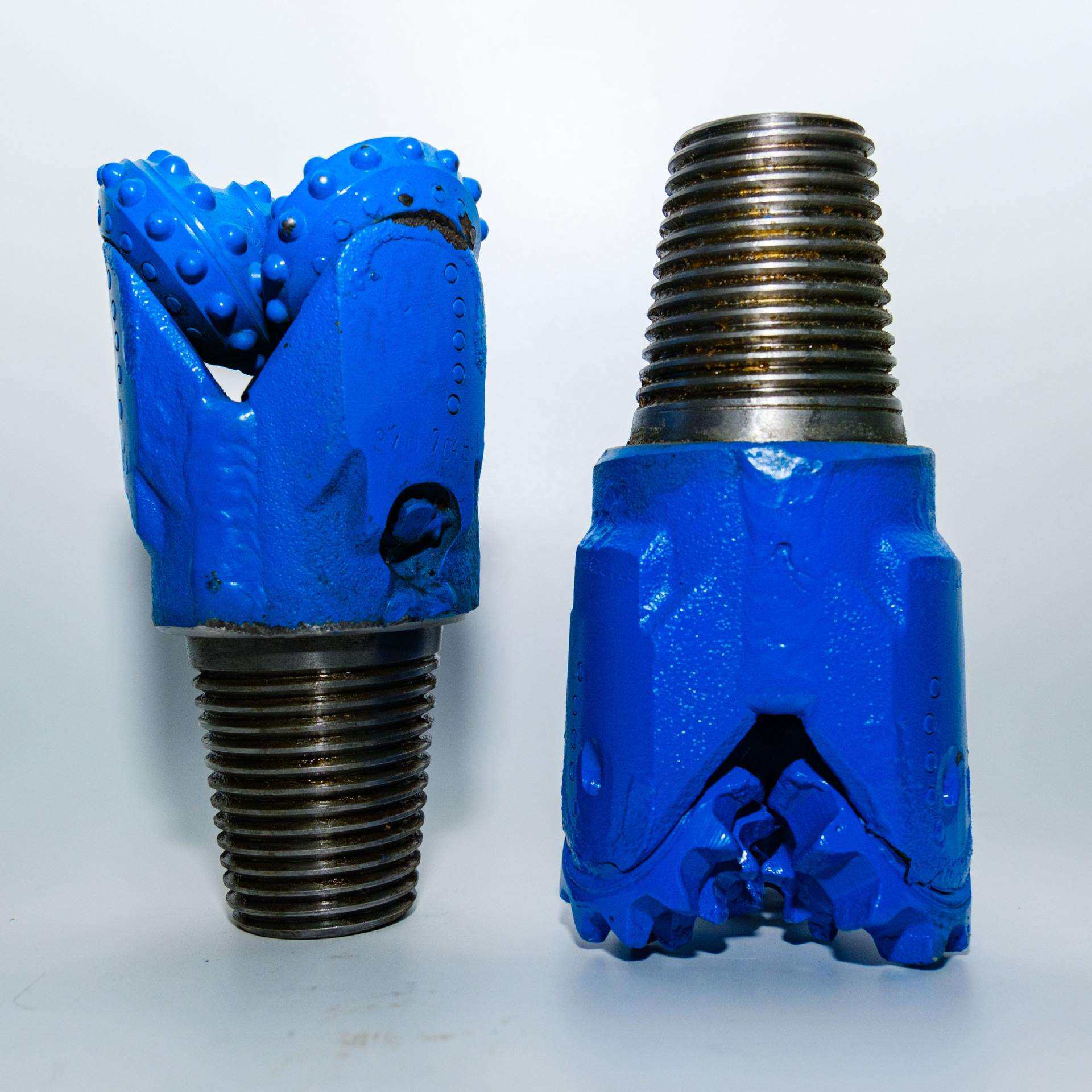 现货3 7/8'' 98.4mm 小直径镶齿钢齿三牙轮钻头中心喷嘴用于水井