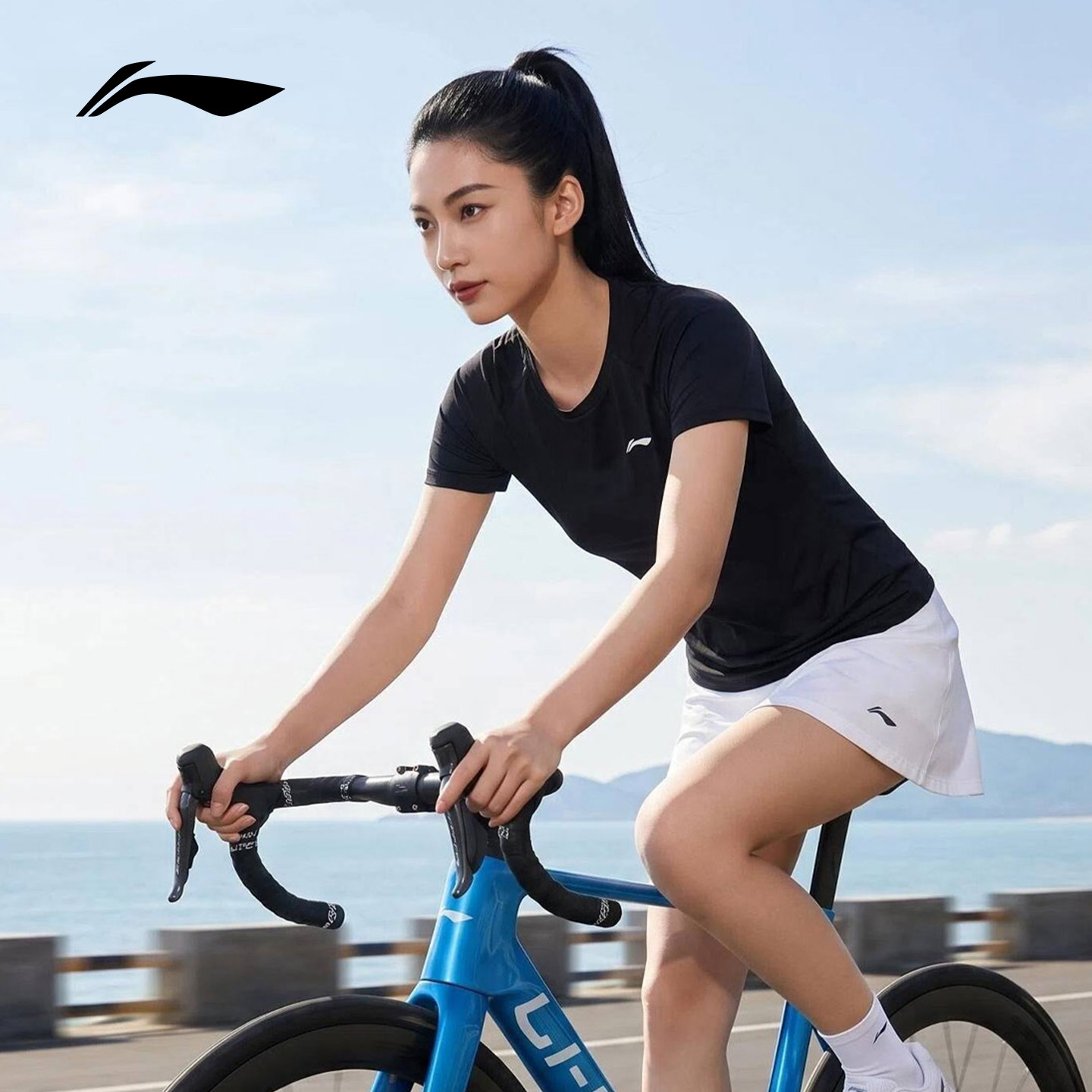 李宁女款骑行短袖T恤透气吸汗图片