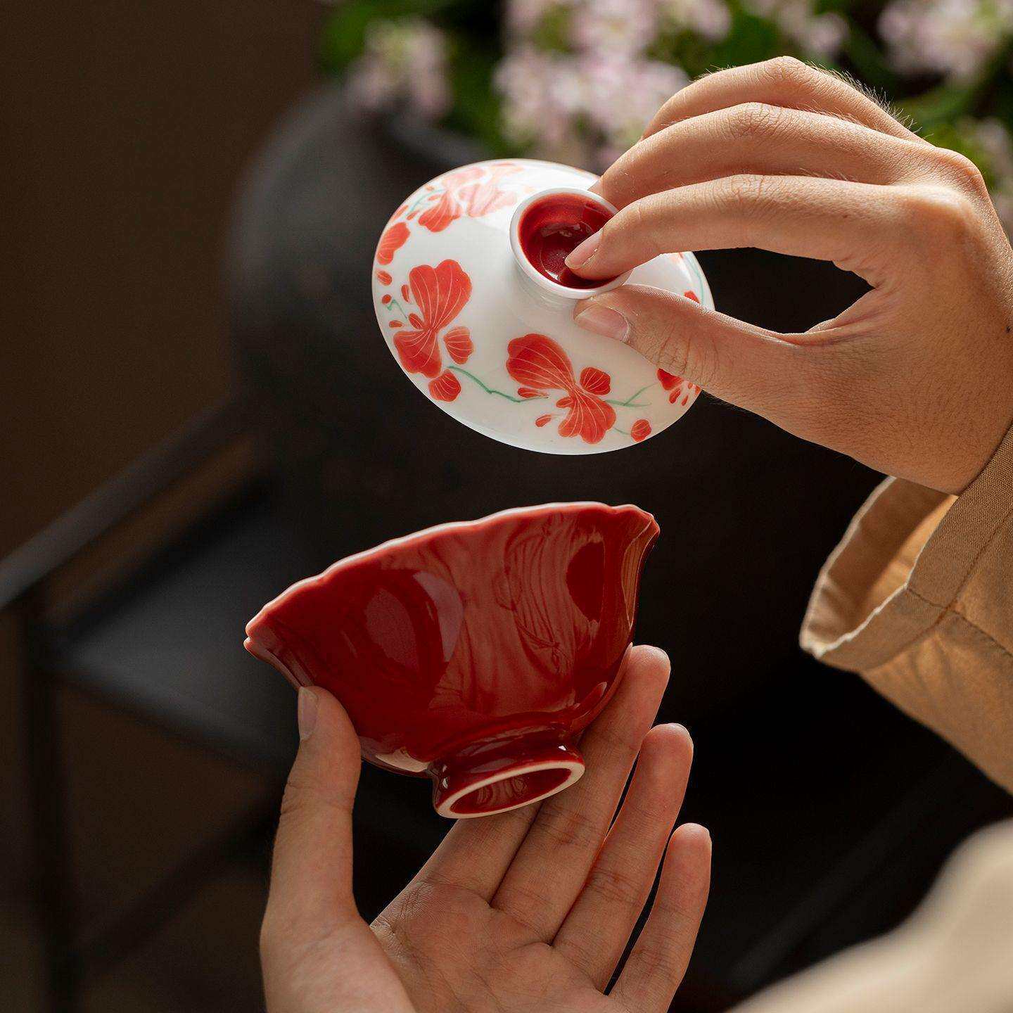 纯手绘祭红釉蝴蝶兰花二才盖碗高档薄胎不烫手白瓷泡茶碗茶具