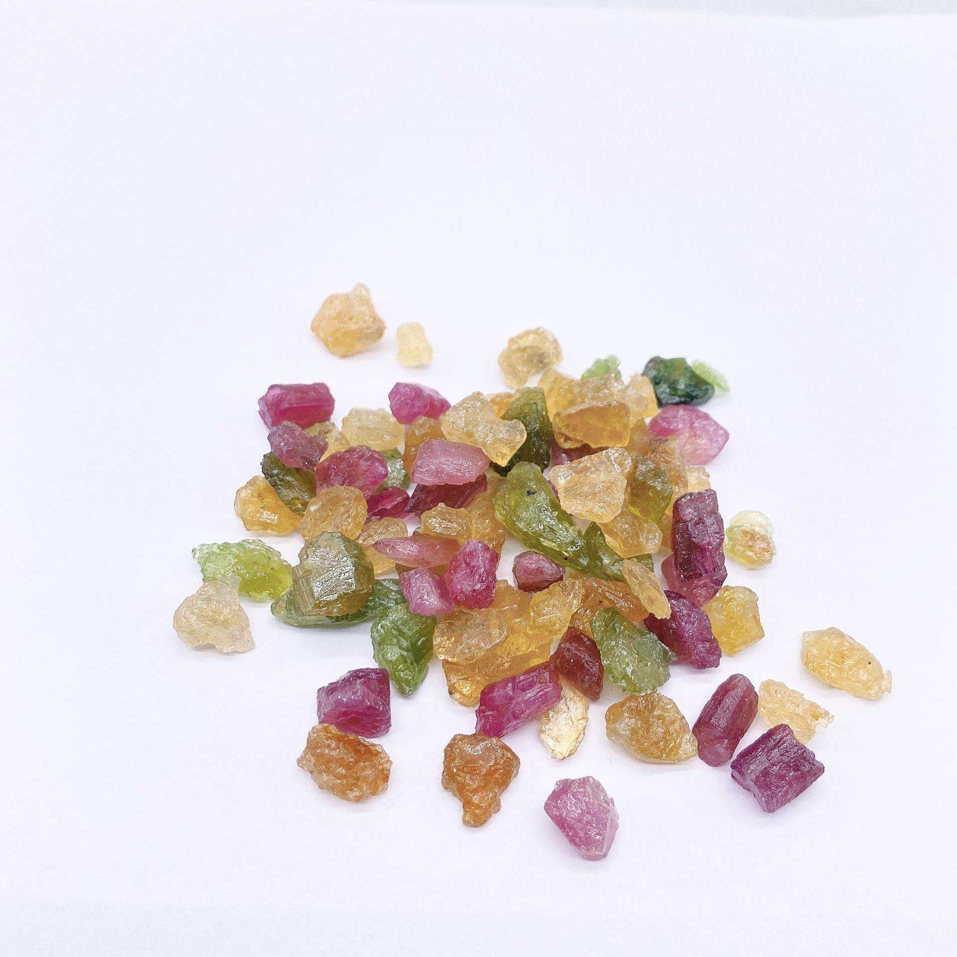 天然巴西七彩碧玺原石水晶原石 成色 戒面料 颜色鲜艳