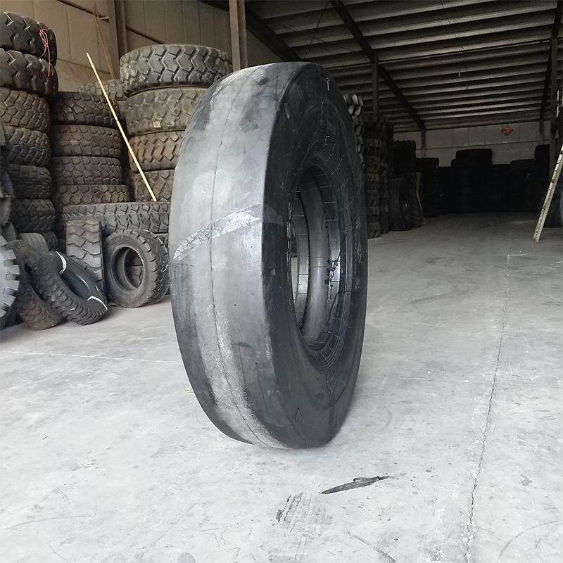 1200-24轮胎 井下铲运机轮胎 光面L4S花纹工程机械轮胎