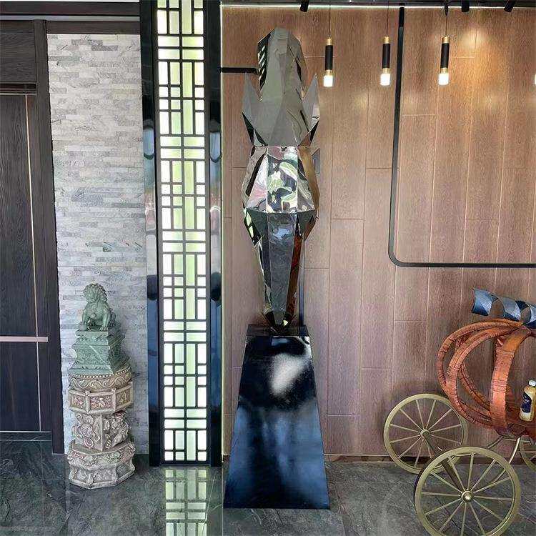 室内软装不锈钢雕塑制作抽象马落地大型摆件售楼部酒店大堂装饰品