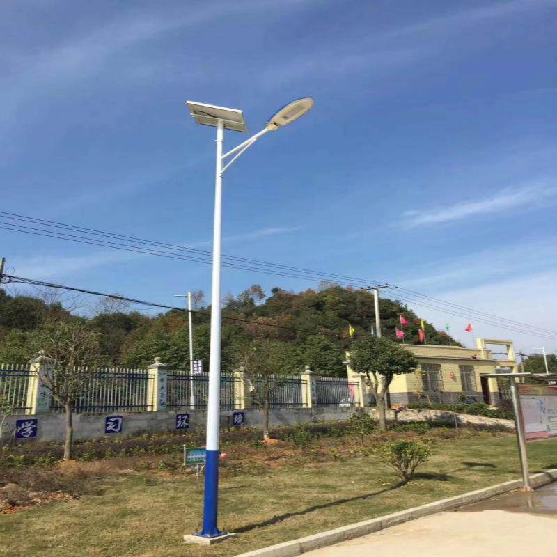 厂家直供LED太阳能路灯海螺户外高亮农村道路照明灯具 6米50w路灯