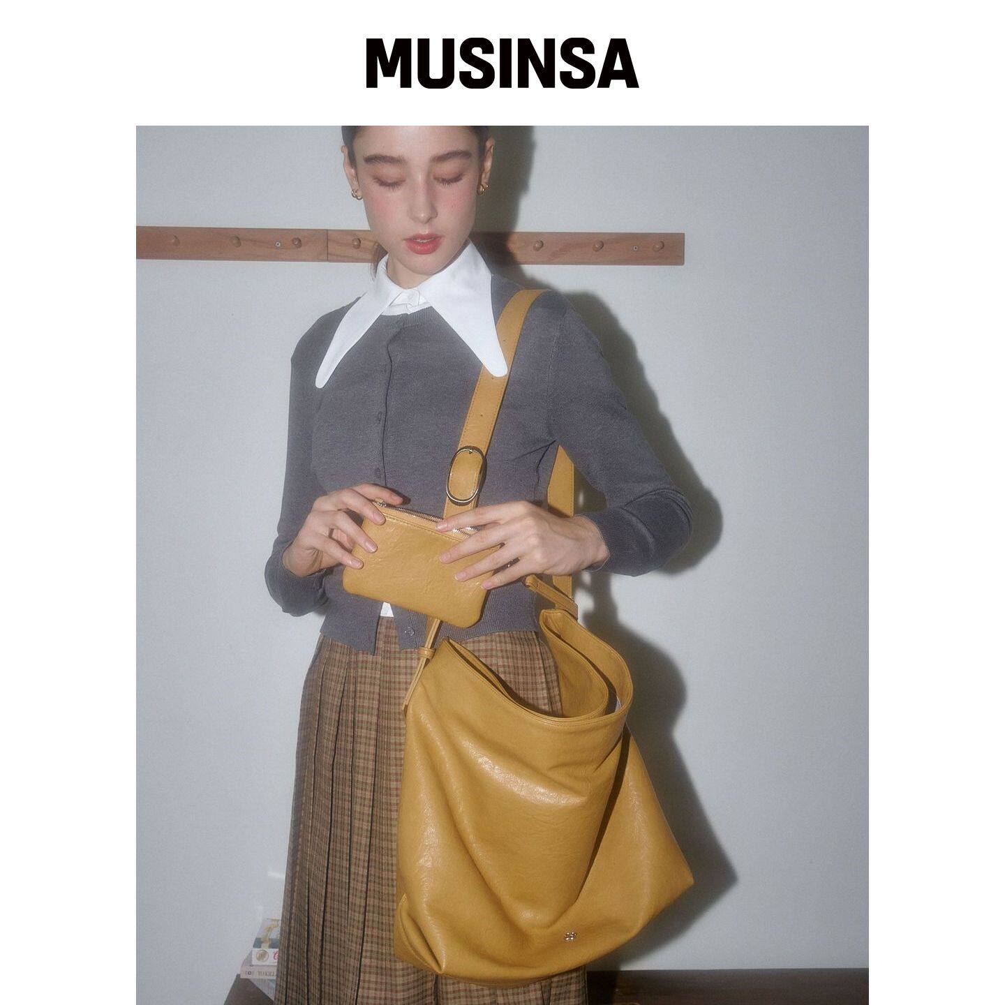 HEEARI 尾部搭扣大包_芥末黄色 MUSINSA韩国官网直邮进口