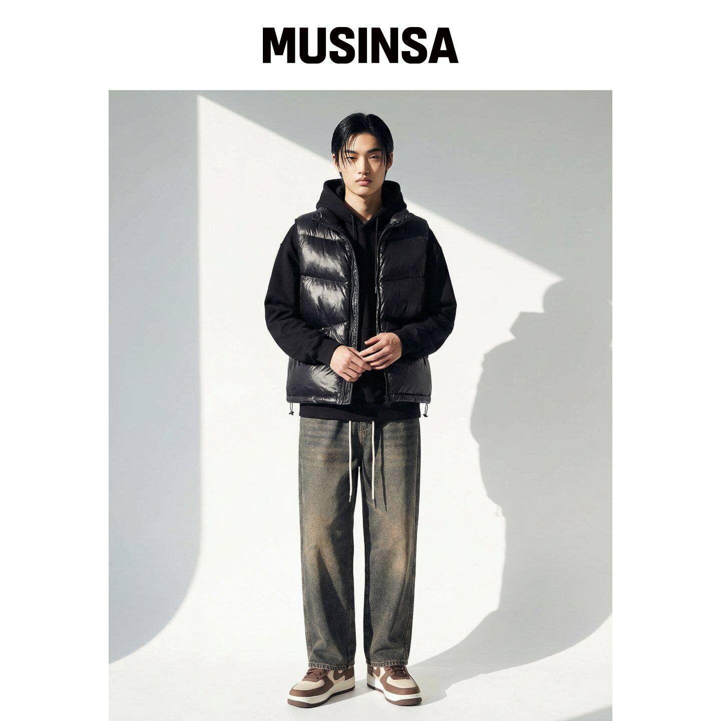 APOSTROPHE COMMA 高光斜裁羽绒马甲(黑色) MU韩国官网直邮进口