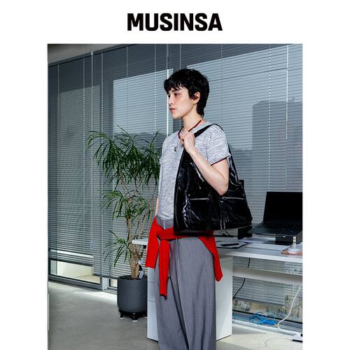 DEBBYOUNG CARGO HOBO BAG [黑色]韩国官网直邮进口MUSINSA