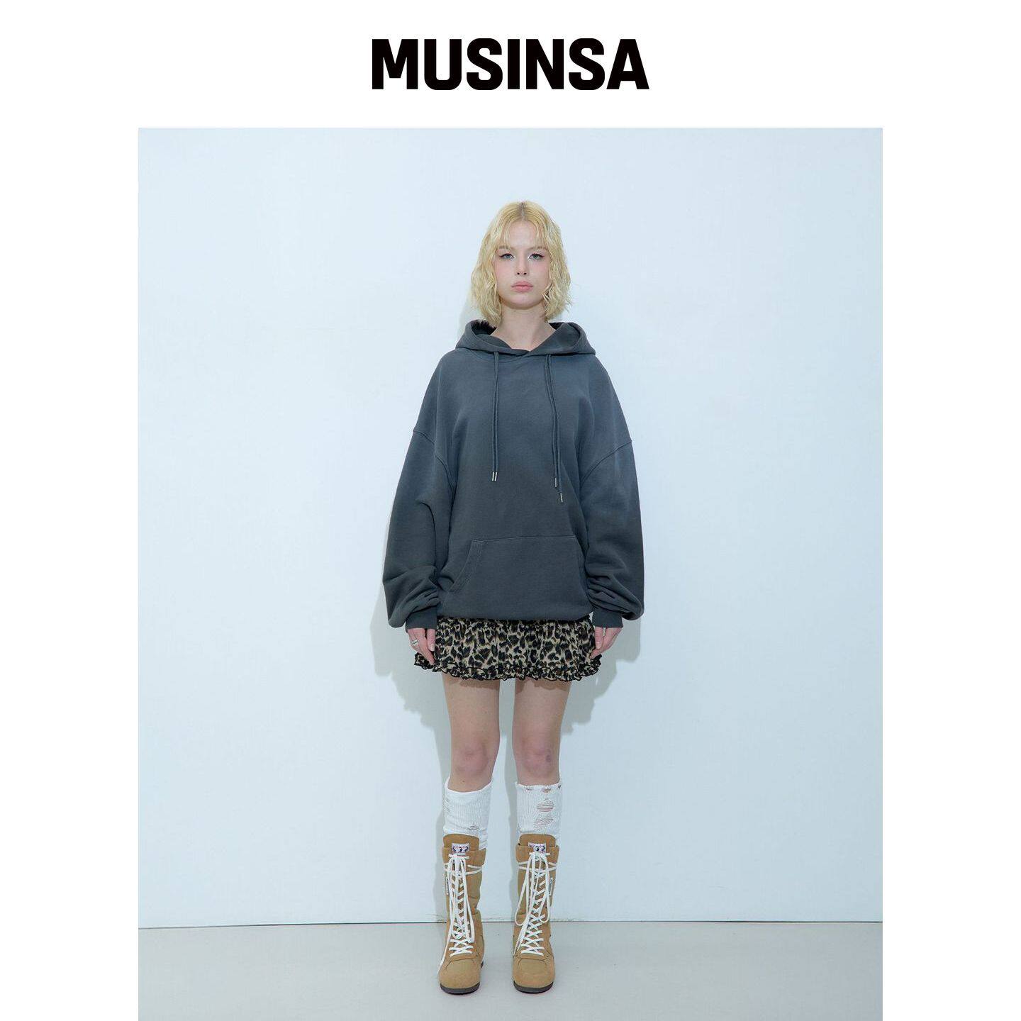ROUGHNECK 复古宽松版型连帽卫衣炭灰色 MUSINSA韩国官网直邮进口