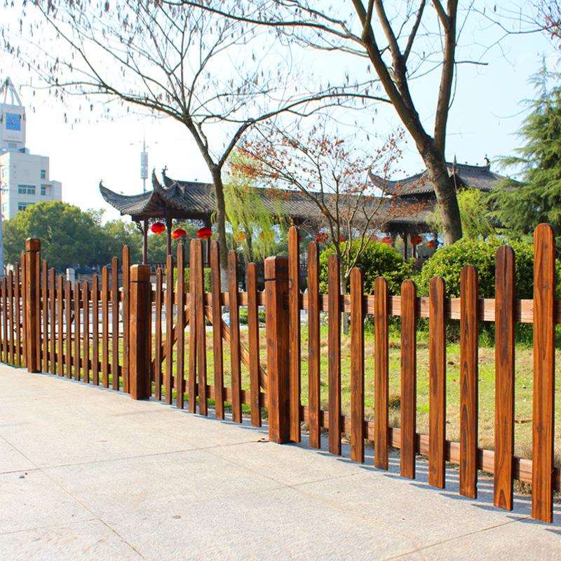 户外木栅栏别墅庭院碳化木围栏草坪护栏室外庭院围墙花园装饰篱笆
