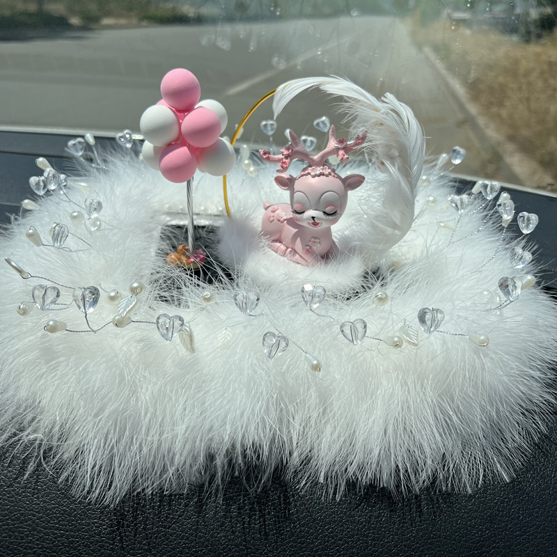 新款汽车内用品高档创意摆件车载天鹅可爱女神款羽毛垫气球车饰女