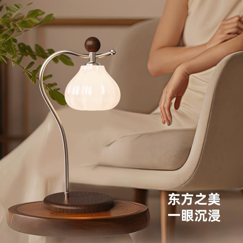 法式中古台灯实木复古高级感卧室床头民宿桌面摆件氛围装饰灯casa